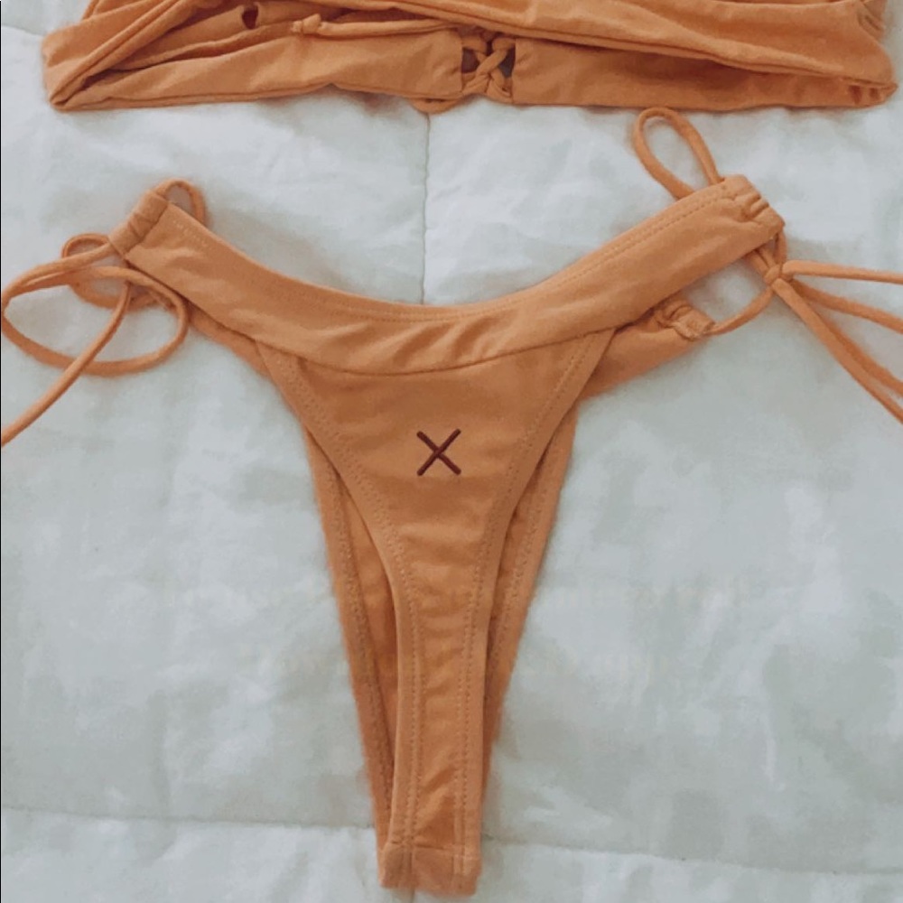 Boutine LA bikini - Picture 2 of 2